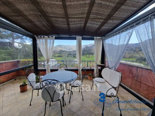 Casa bi/trifamiliare in residenziale in Regione San Rocco