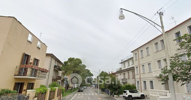 Garage/posto auto in residenziale in Via Castelfidardo