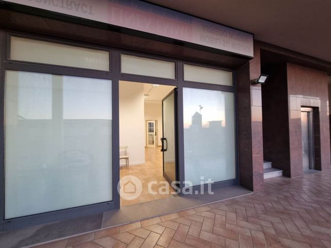 Ufficio in commerciale in