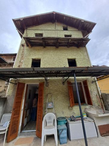 Casa indipendente in residenziale in Strada per Garzeno