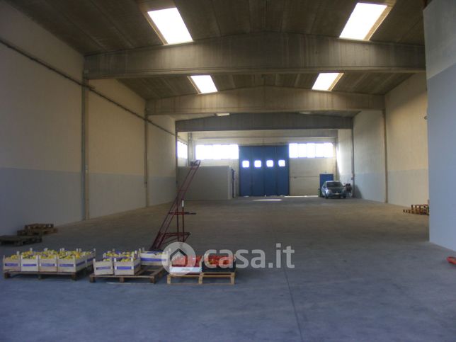 Capannone in commerciale in Tangenziale Est di Lecce