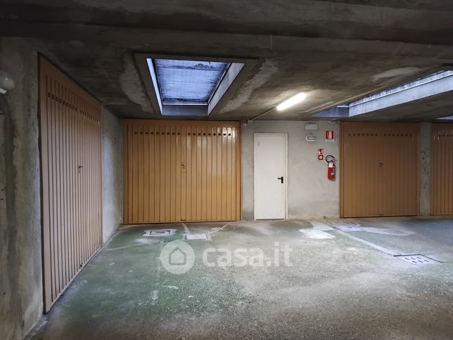 Box/posto auto in residenziale in Via Gioacchino Rossini