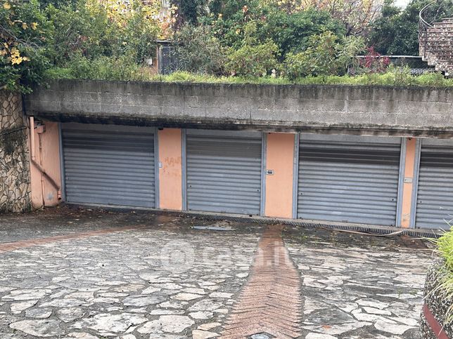 Garage/posto auto in residenziale in Via Veneto