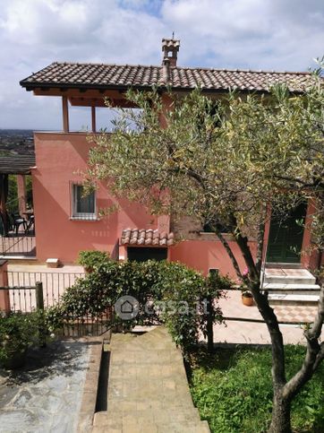 Casa indipendente in residenziale in Via della Resistenza