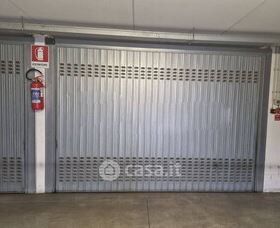 Box/posto auto in residenziale in Via Leone XIII 18