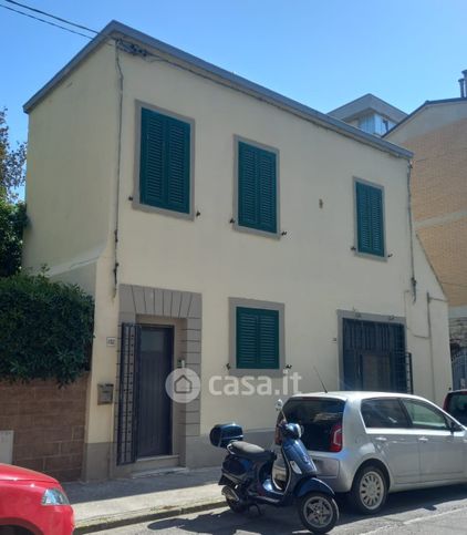 Casa indipendente in residenziale in Via Pietro Coccoluto Ferrigni