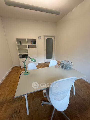 Ufficio in commerciale in Via Silvestro Sanvito 40