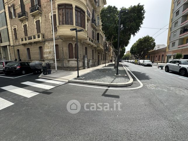 Attivitã /licenza (con o senza mura) in commerciale in Via Giorgio Asproni 10