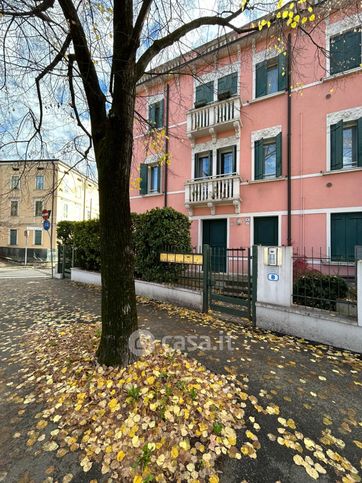 Box/posto auto in residenziale in Via Alessandro Stoppato 8