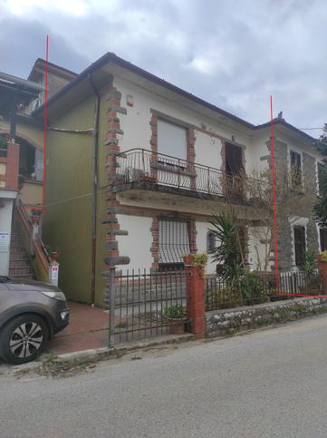 Casa indipendente in residenziale in Via Scopetana 145