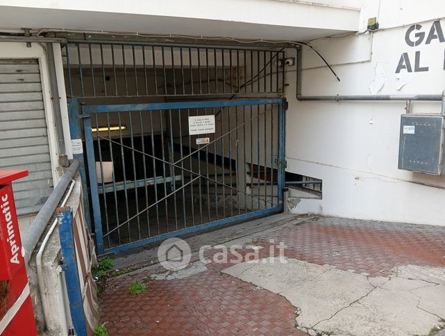 Box/posto auto in residenziale in Via Venezia 10