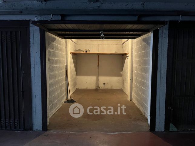 Garage/posto auto in residenziale in Via Camillo Ranzani 18