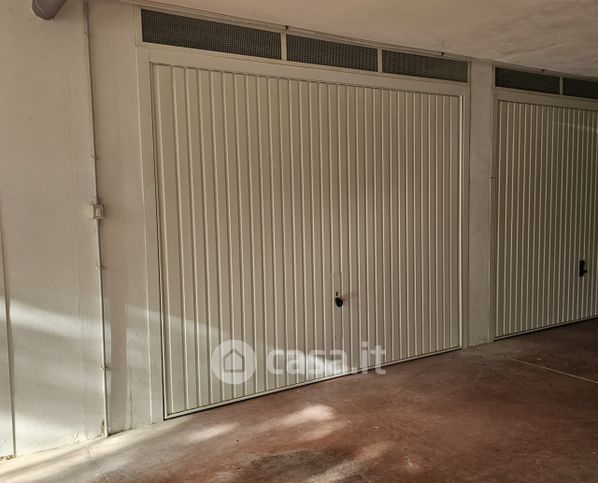 Box/posto auto in residenziale in Via Anna Magnani 1