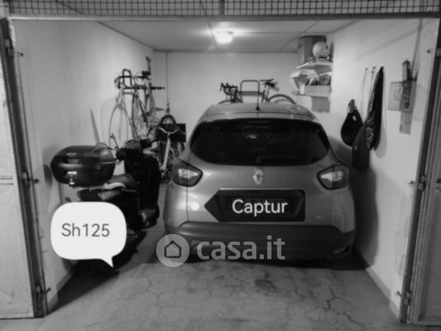 Box/posto auto in residenziale in Via del Rosso Fiorentino