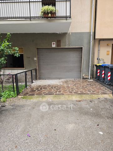Box/posto auto in residenziale in Via Casalotto 95