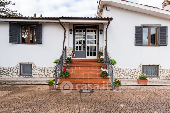 Casa indipendente in residenziale in Via di Monte Sant'Andrea