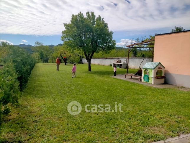 Casa indipendente in residenziale in Via del Cantone