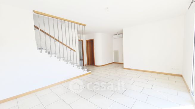 Villetta a schiera in residenziale in Via Piemonte 5