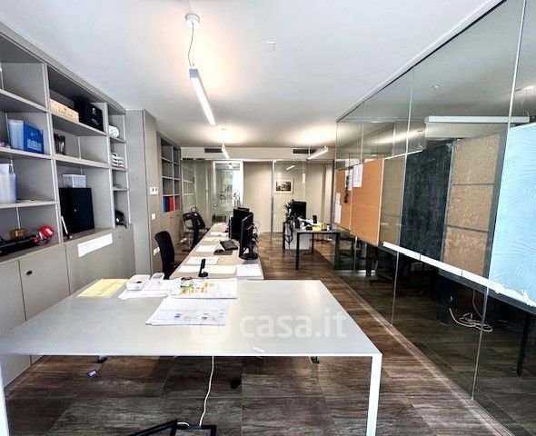 Ufficio in commerciale in Viale Belfiore 41