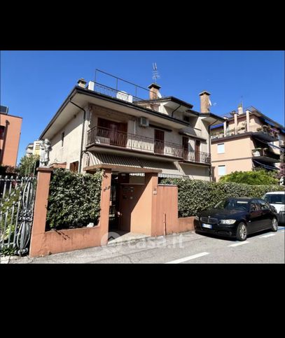 Casa bi/trifamiliare in residenziale in Via Podgora