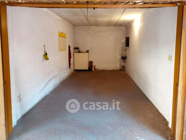 Box/posto auto in residenziale in Via Sant'Ambrogio 6