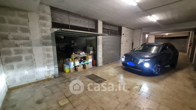 Garage/posto auto in residenziale in Via Sileno