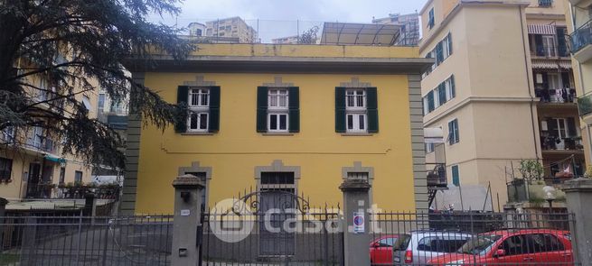 Casa indipendente in residenziale in Via Donghi 196