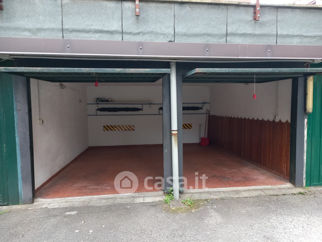 Box/posto auto in residenziale in Via Molinetto di Lorenteggio 19