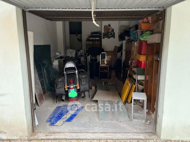 Garage/posto auto in residenziale in Via Martiri di Cefalonia e Corfù