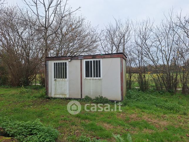 Terreno agricolo in commerciale in Via della Torre