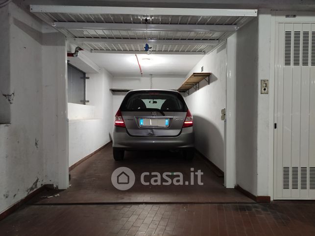 Box/posto auto in residenziale in Via Cesare Cesariano 13