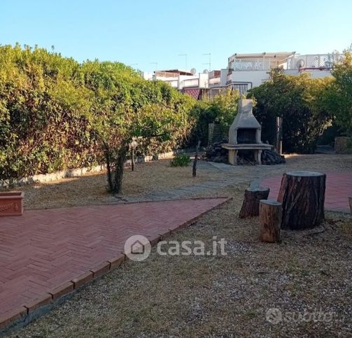 Villetta a schiera in residenziale in Lungomare Guglielmo Marconi 123