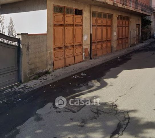 Box/posto auto in residenziale in Via dei Gerani 14