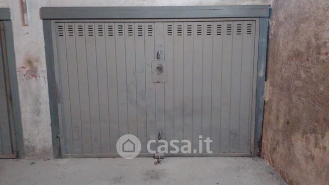 Garage/posto auto in residenziale in Via Bivongi 115