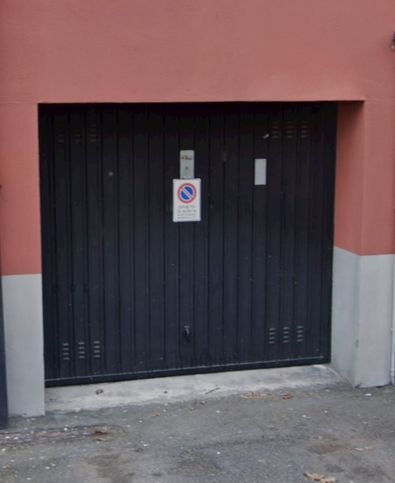 Garage/posto auto in residenziale in Via Sant'Abbondio