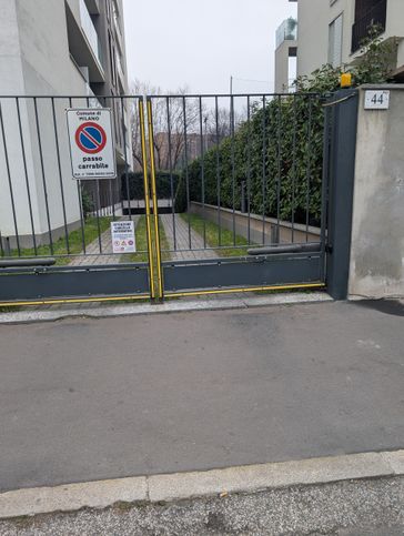 Garage/posto auto in residenziale in Via Ludovico di Breme 44