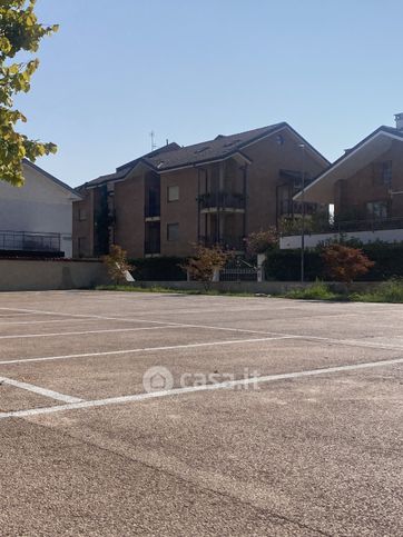 Box/posto auto in residenziale in Strada Villastellone