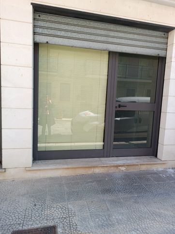 Ufficio in commerciale in 
