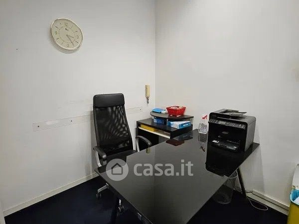 Ufficio in commerciale in Via Accademia degli Agiati