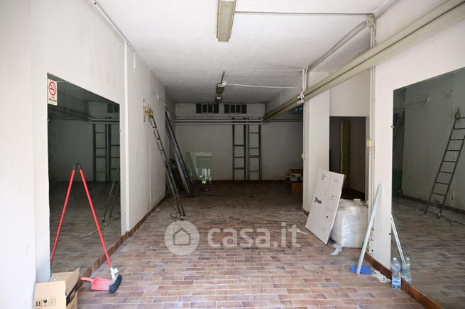 Box/posto auto in residenziale in Via Pola 6
