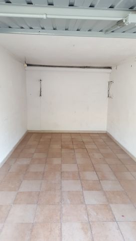 Box/posto auto in residenziale in Via Pace 91