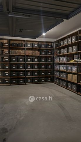 Box/posto auto in residenziale in Piazza Giorgione 1