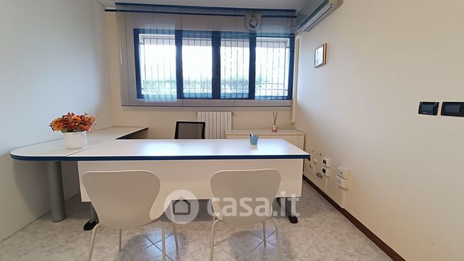 Ufficio in commerciale in Viale Strasburgo 3