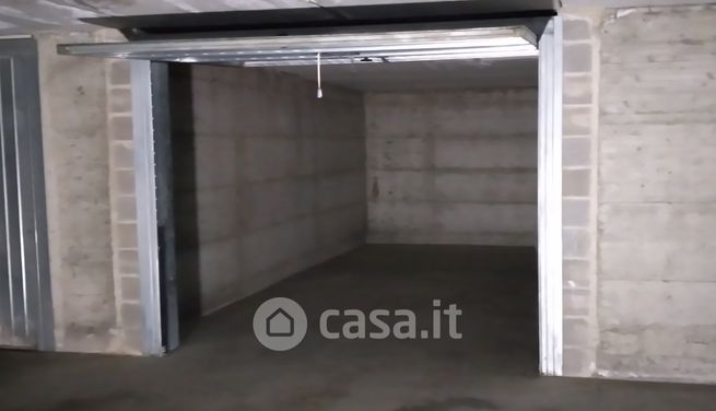 Garage/posto auto in residenziale in via Circonvallazione 42