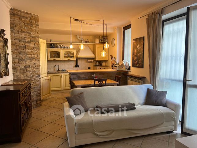 Appartamento in residenziale in Via Carlo Carcano