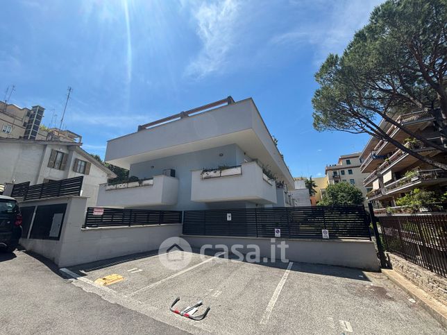 Appartamento in residenziale in Via Venerini Rosa 34