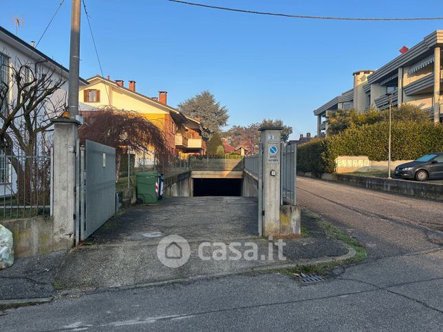 Garage/posto auto in residenziale in Via Tetti Borra