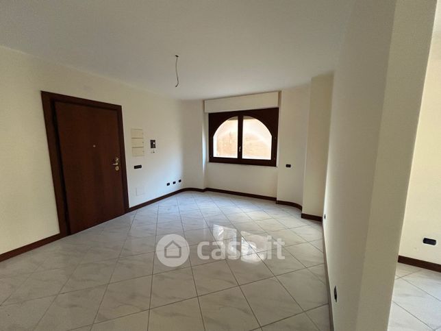 Ufficio in commerciale in Via Valverde 34