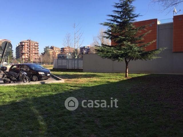 Box/posto auto in residenziale in Via Don Roberto Bigiogera 9