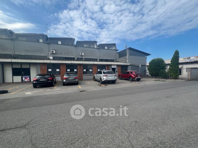 Ufficio in commerciale in Via Vigentina 108